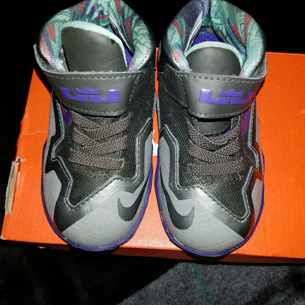 LEBRON XD TODDLER SIZE 5C